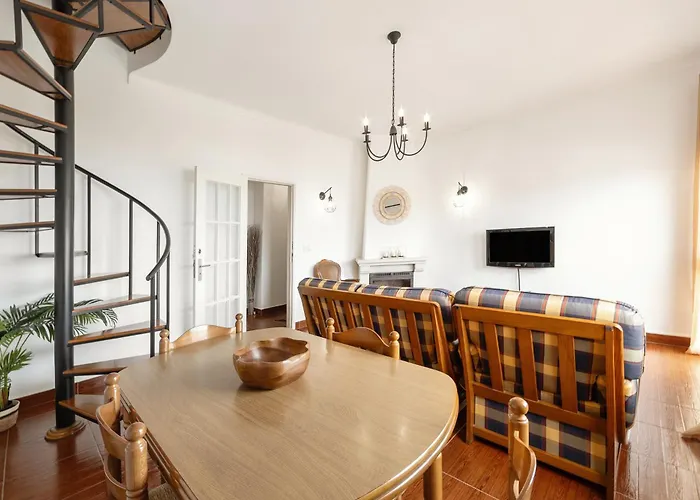 Luzimar Duplex شقة *